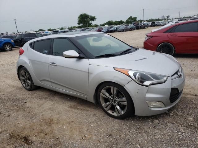 KMHTC6ADXDU118768 - 2013 HYUNDAI VELOSTER SILVER photo 4