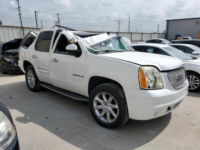 1GKFK63868J241466 - 2008 GMC YUKON DENALI WHITE photo 4