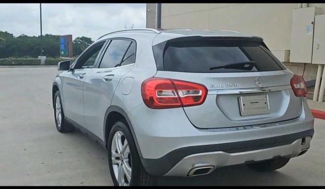 WDCTG4EB0KJ584160 - 2019 MERCEDES-BENZ GLA 250 GRAY photo 3