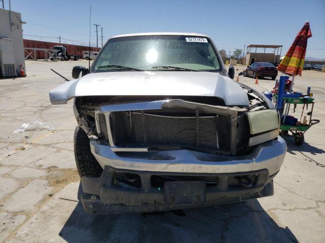 1FMNU40S63EB12372 - 2003 FORD EXCURSION XLT SILVER photo 5