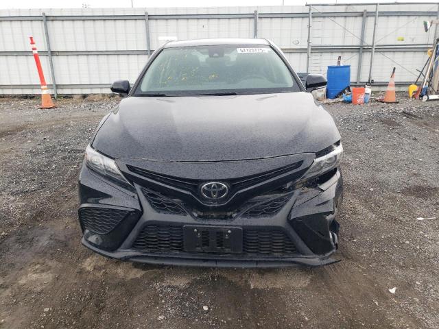 4T1G11AK0PU737201 - 2023 TOYOTA CAMRY SE NIGHT SHADE BLACK photo 5