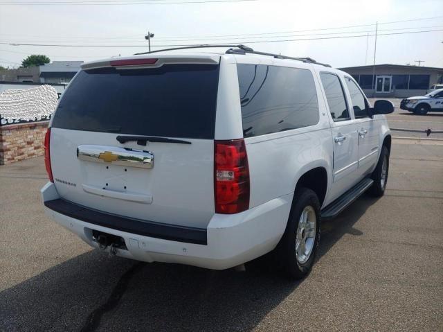 1GNSKJE79DR283330 - 2013 CHEVROLET SUBURBAN K1500 LT WHITE photo 4