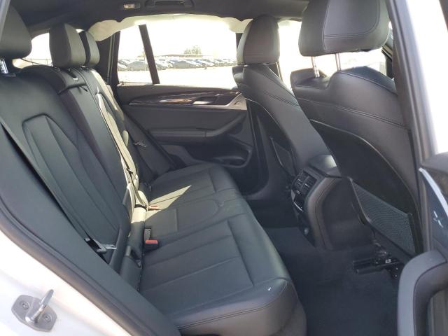 5UXTR9C58JLC79777 - 2018 BMW X3 XDRIVE30I Weiß Foto 11