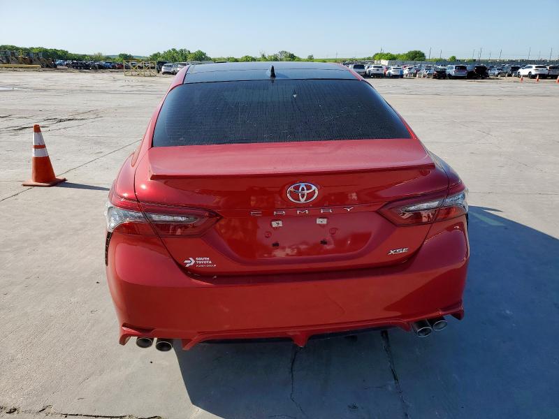 4T1K61AK1NU071765 - 2022 TOYOTA CAMRY XSE Rojo foto 6
