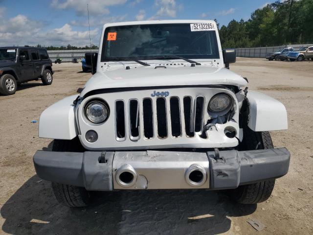 1C4AJWBG6HL641341 - 2017 JEEP WRANGLER SAHARA WHITE photo 5