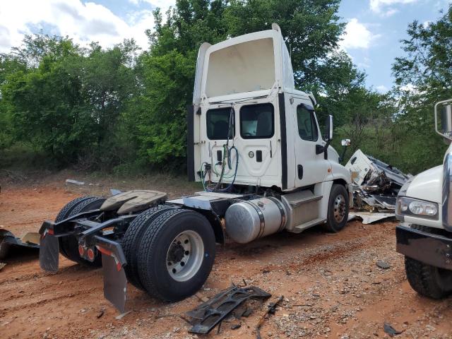 3AKBGDD52GDHN1549 - 2016 FREIGHTLINER CASCADIA 1 WHITE photo 4