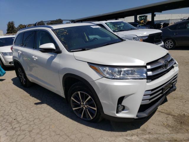 5TDJZRFH6JS552578 - 2018 TOYOTA HIGHLANDER SE WHITE photo 4