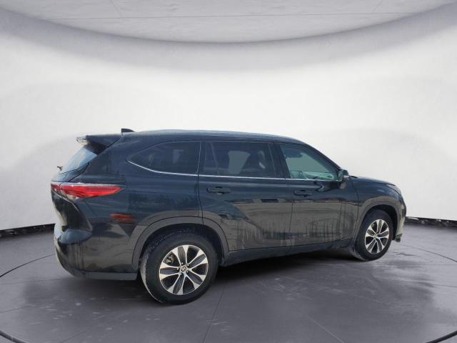 5TDGZRAH7MS039409 - 2021 TOYOTA HIGHLANDER XLE BLACK photo 3