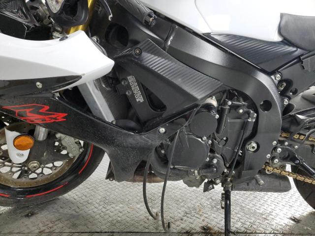 JS1GR7MA0K7100068 - 2019 SUZUKI GSX-R750 WHITE photo 6