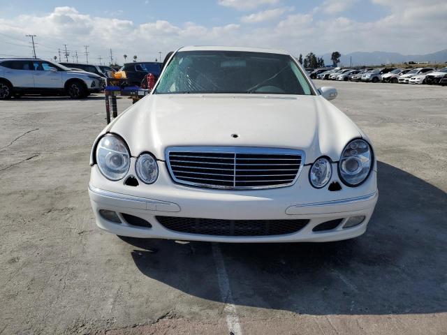 WDBUF65JX4A550910 - 2004 MERCEDES-BENZ E 320 WHITE photo 5