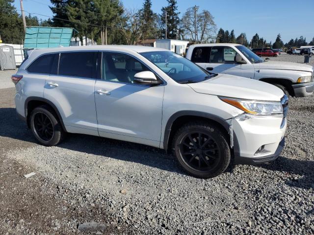 5TDZKRFH5FS092389 - 2015 TOYOTA HIGHLANDER LE WHITE photo 4