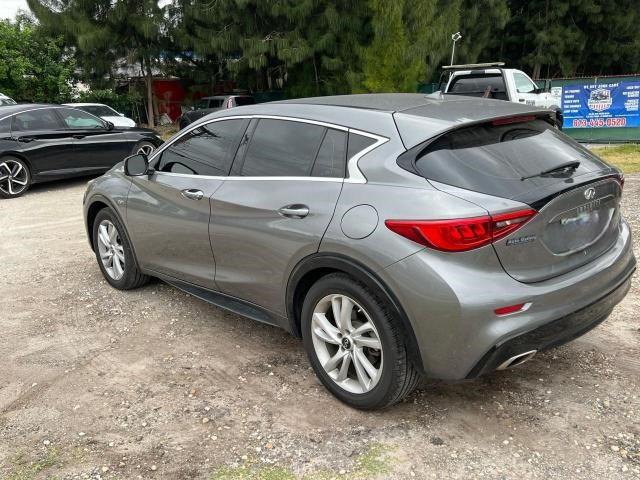 SJKCH5CP6JA003330 - 2018 INFINITI QX30 PURE GRAY photo 3