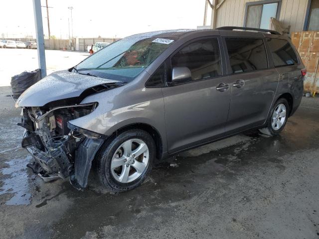 2017 TOYOTA SIENNA LE, 
