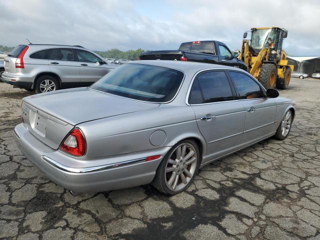 SAJWA73B04TG32552 - 2004 JAGUAR XJR S SILVER photo 3