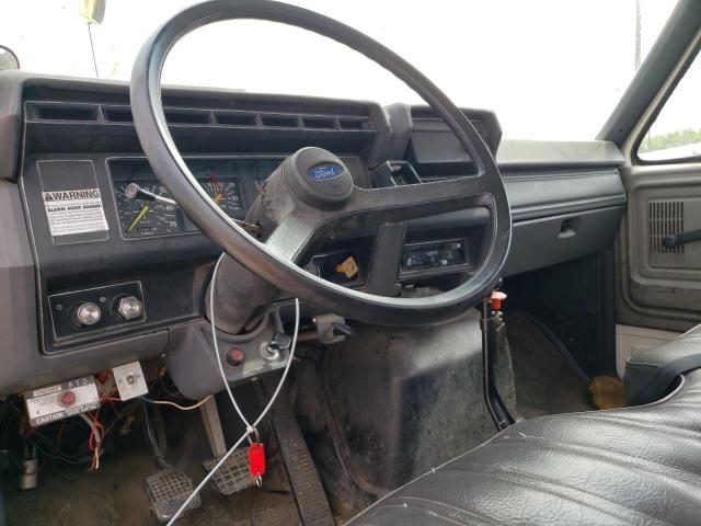 1FDXK84A8NVA07505 - 1992 FORD F800 F WHITE photo 8