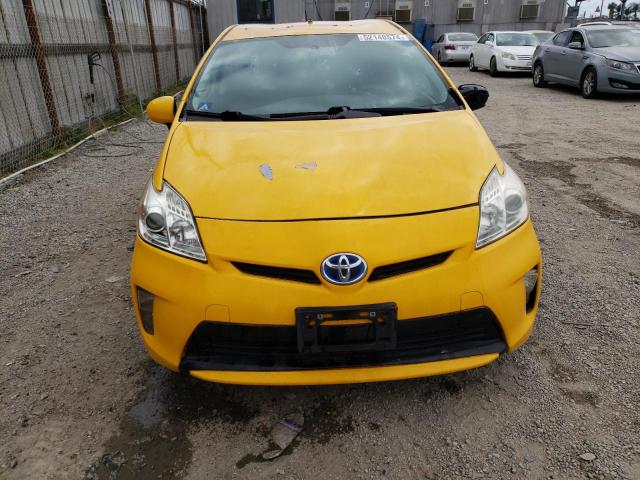 JTDKN3DU9E1819289 - 2014 TOYOTA PRIUS YELLOW photo 5