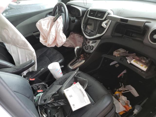 1G1JF5SB2J4133974 - 2018 CHEVROLET SONIC PREMIER SILVER photo 5