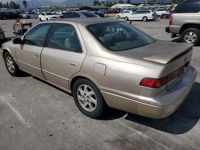JT2BF28K5W0117759 - 1998 TOYOTA CAMRY LE GOLD photo 2