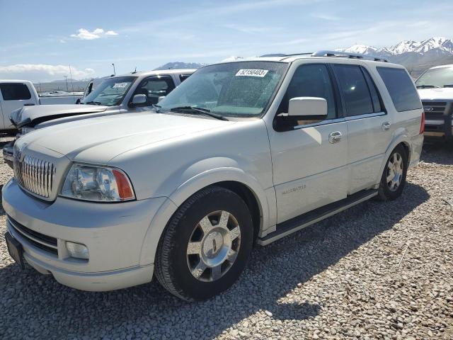 5LMFU27505LJ10556 - 2005 LINCOLN NAVIGATOR WHITE photo 1