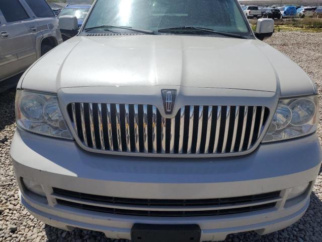 5LMFU27505LJ10556 - 2005 LINCOLN NAVIGATOR 白色 照片 12