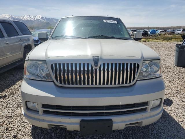 5LMFU27505LJ10556 - 2005 LINCOLN NAVIGATOR WHITE photo 5