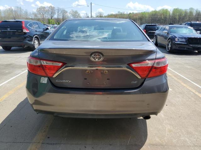 4T1BF1FK4HU287171 - 2017 TOYOTA CAMRY LE GRAY photo 6