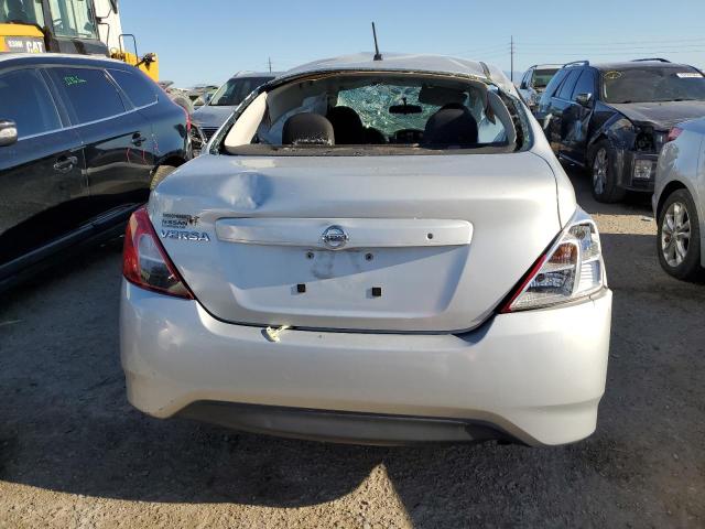 3N1CN7APXFL923149 - 2015 NISSAN VERSA S SILVER photo 6