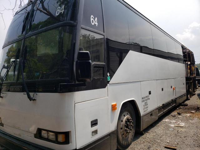 2PCH3349711014231 - 2001 PREVOST BUS WHITE photo 2