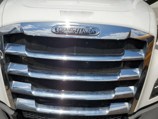 1FUJHHDR5LLLY7788 - 2020 FREIGHTLINER CASCADIA 1 WHITE photo 7