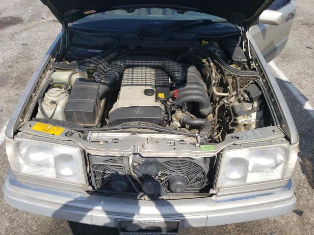 WDBEA32E2SC200696 - 1995 MERCEDES-BENZ E 320 BASE TAN photo 11