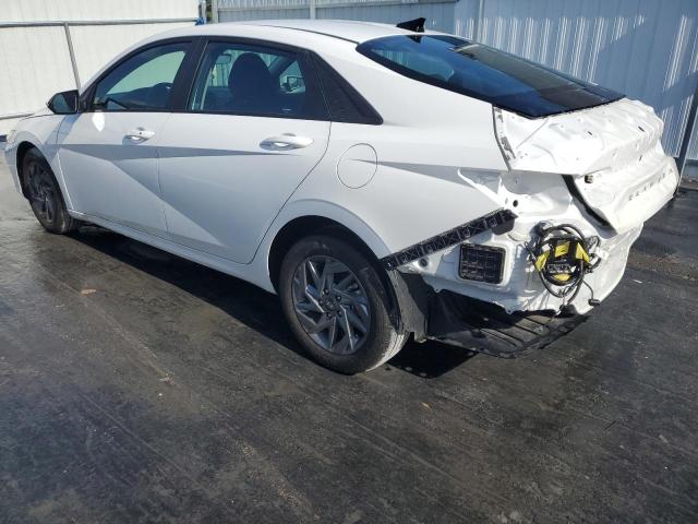 KMHLM4DG5RU691351 - 2024 HYUNDAI ELANTRA SEL WHITE photo 2