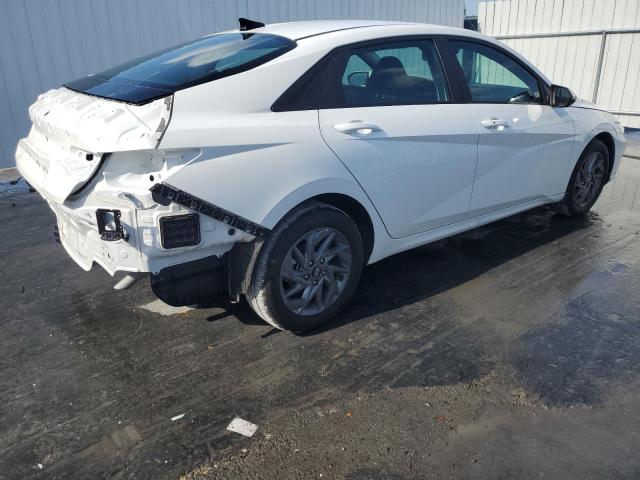 KMHLM4DG5RU691351 - 2024 HYUNDAI ELANTRA SEL WHITE photo 3