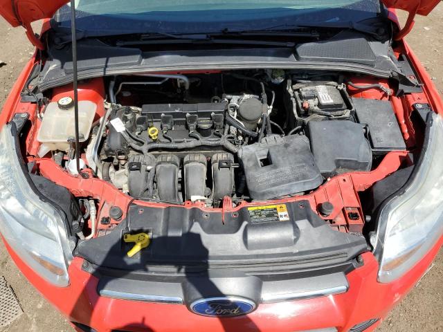 1FAHP3K25CL221570 - 2012 FORD FOCUS SE RED photo 11