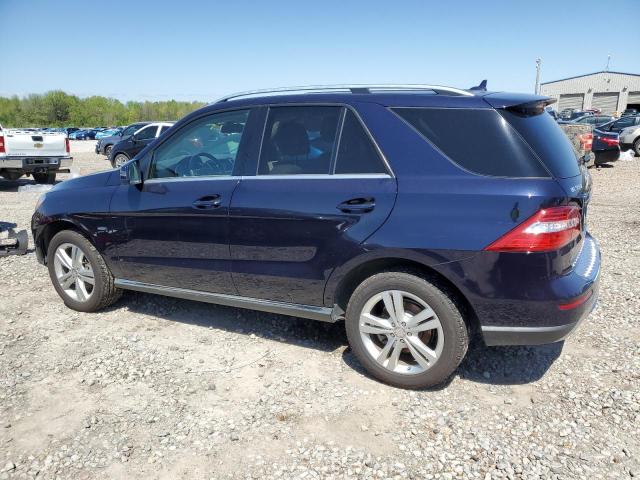 4JGDA5HB3CA020562 - 2012 MERCEDES-BENZ ML 350 4MATIC BLUE photo 2