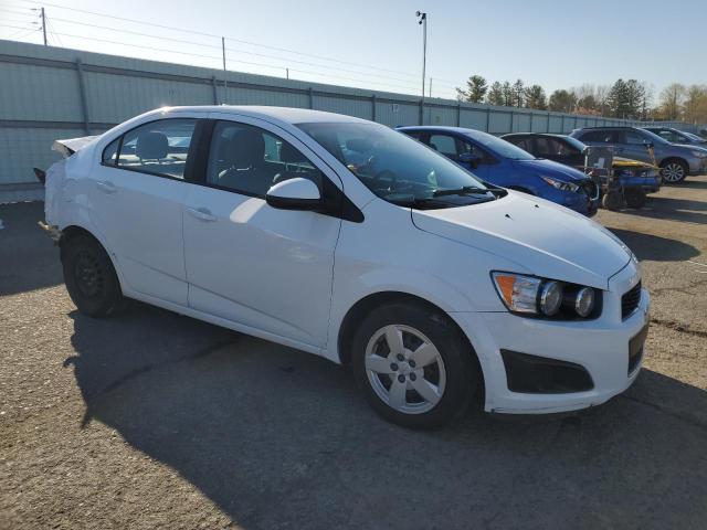 1G1JA5SG5D4224316 - 2013 CHEVROLET SONIC LS WHITE photo 4