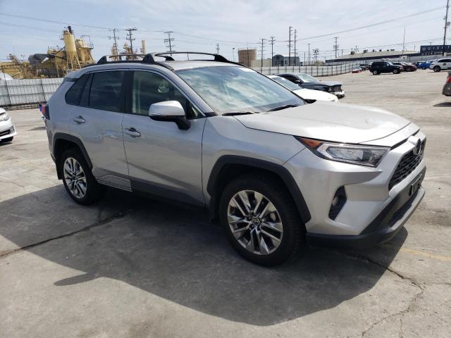 JTMC1RFV4KJ001683 - 2019 TOYOTA RAV4 XLE PREMIUM SILVER photo 4