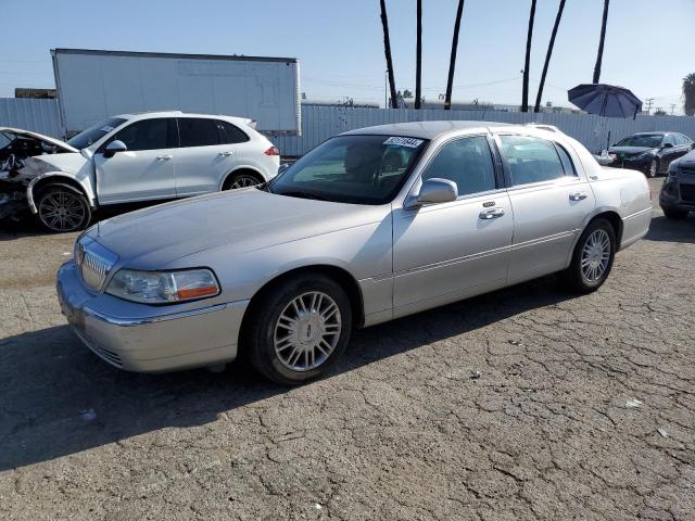 2009 LINCOLN TOWN CAR SIGNATURE LIMITED, 