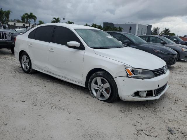 3VWLL7AJ2EM266867 - 2014 VOLKSWAGEN JETTA TDI WHITE photo 4