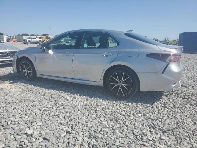4T1G11AK3PU758513 - 2023 TOYOTA CAMRY SE NIGHT SHADE SILVER photo 2
