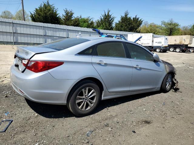 5NPEB4AC0BH076677 - 2011 HYUNDAI SONATA GLS SILVER photo 3