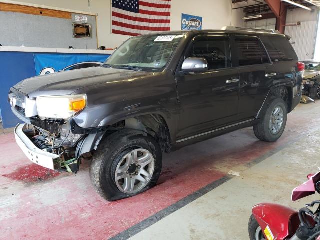 JTEBU5JRXB5042460 - 2011 TOYOTA 4RUNNER SR5 GRAY photo 1