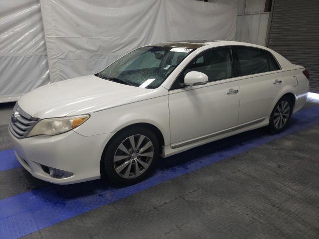 4T1BK3DB4BU421453 - 2011 TOYOTA AVALON BASE 白色 照片 1