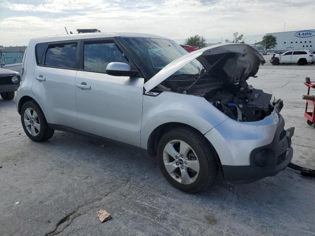 KNDJN2A23H7429508 - 2017 KIA SOUL SILVER photo 4