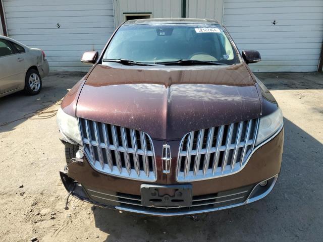 2LMHJ5AT0ABJ13906 - 2010 LINCOLN MKT MAROON photo 5