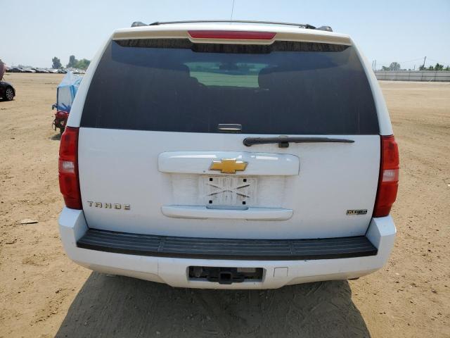 1GNSKAE02CR114364 - 2012 CHEVROLET TAHOE K1500 LS WHITE photo 6