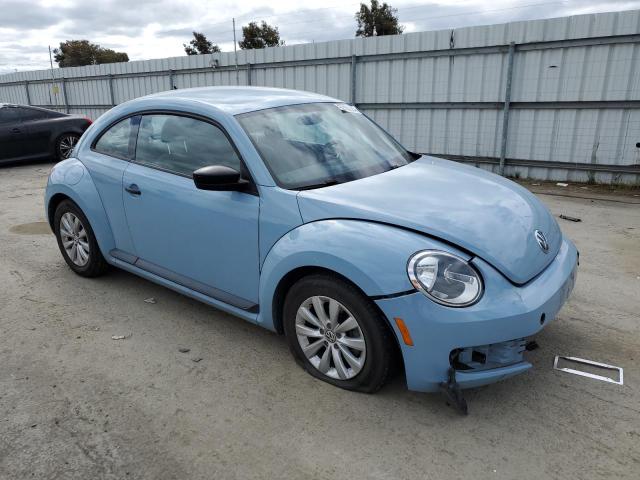 3VWF17AT9FM611544 - 2015 VOLKSWAGEN BEETLE 1.8T BLUE photo 4