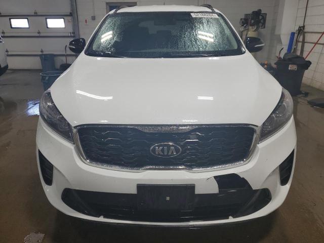 5XYPGDA50KG589494 - 2019 KIA SORENTO LX WHITE photo 5