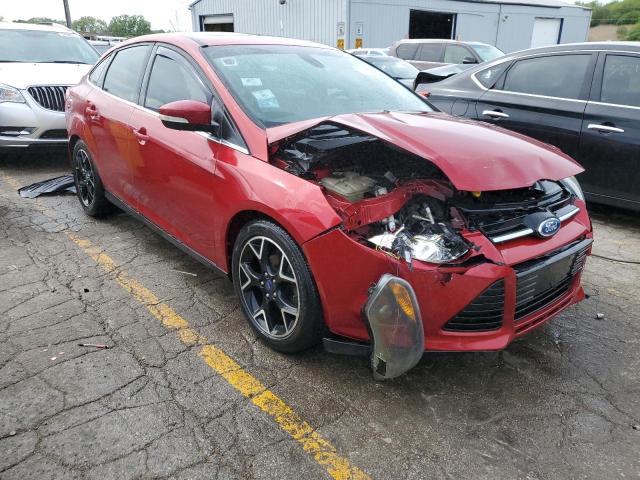 1FAHP3J28CL226652 - 2012 FORD FOCUS TITANIUM RED photo 4