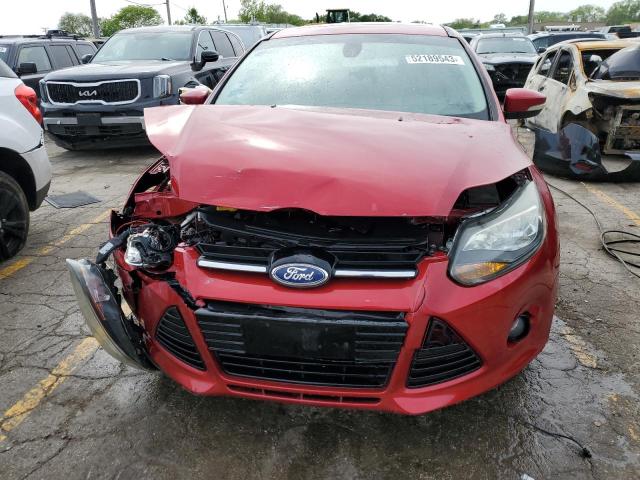 1FAHP3J28CL226652 - 2012 FORD FOCUS TITANIUM RED photo 5