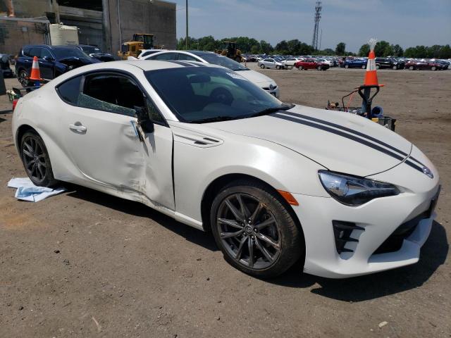 JF1ZNAA18H9708077 - 2017 TOYOTA 86 BASE WHITE photo 4